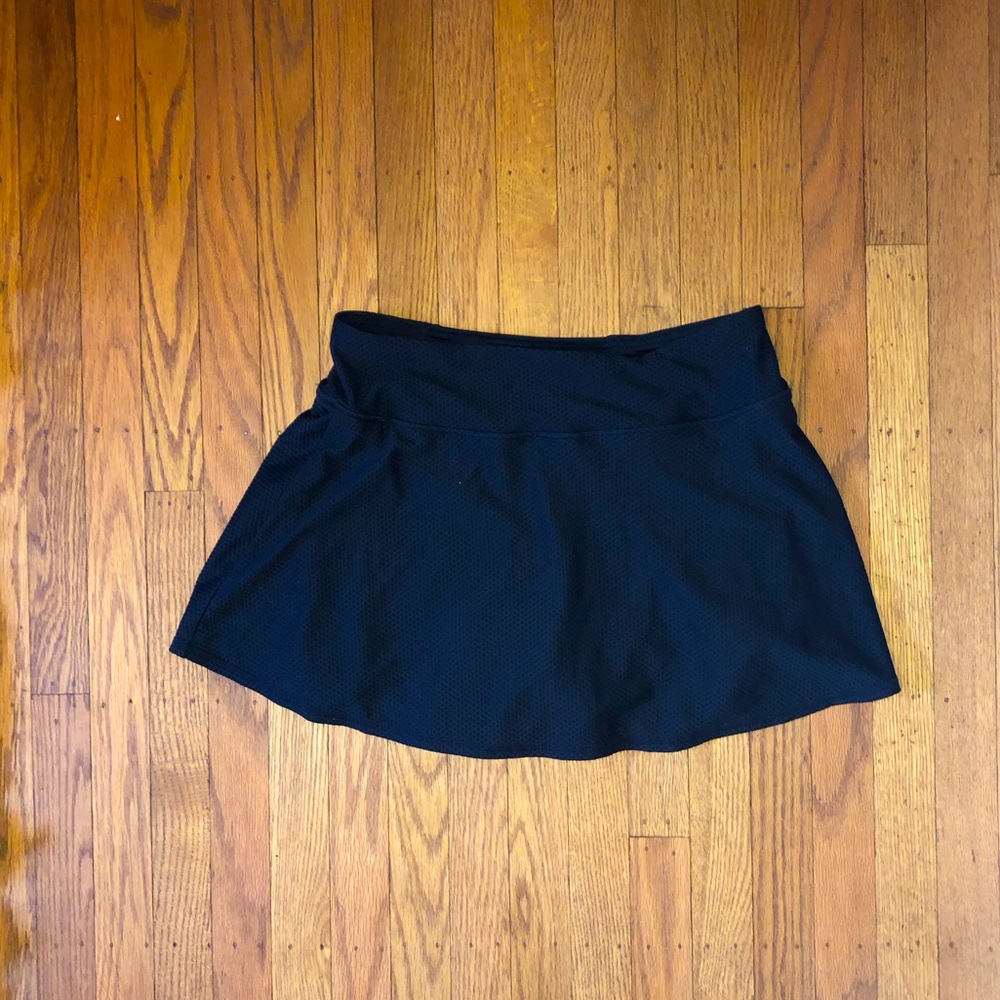 Athletic black skirt w/ built in shorts! M. Great for all activities.